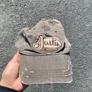 Justin boots hat